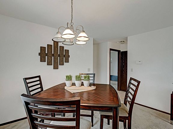 Sunset Ridge Dining Room