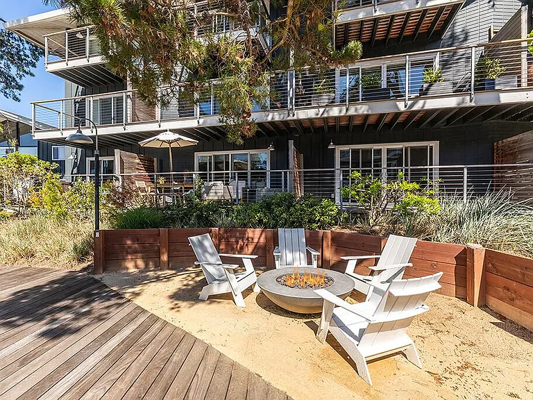 The Cove at Tiburon — Photo 32