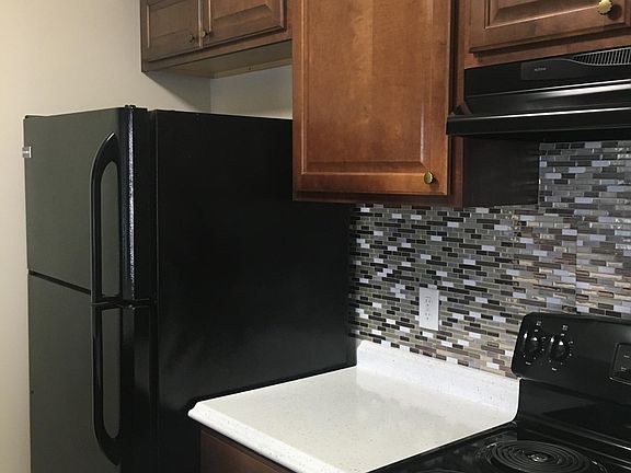 2nd image of 527 S Lincoln Ave Unit 206