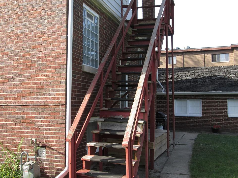 1st image of 9213 Kennedy Ave #B