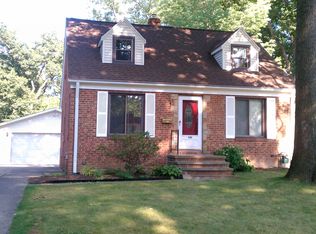 541 Oakmoor Ave, Bay Village, OH 44140