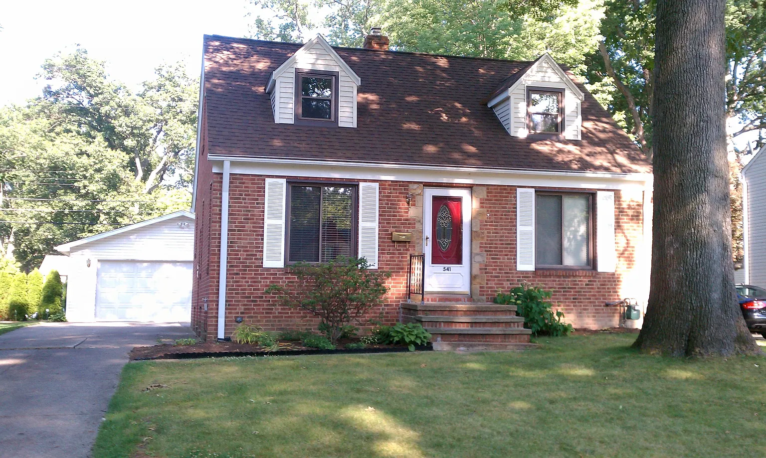 541 Oakmoor Ave photo 1