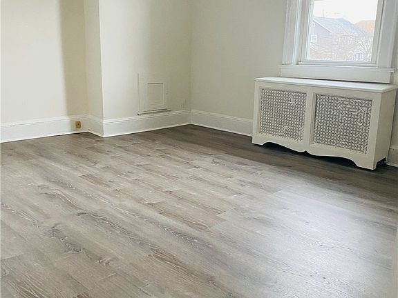 5th image of 37 Pine Ave #2