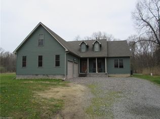 2416 Housel Craft Rd, Bristolville, OH 44402
