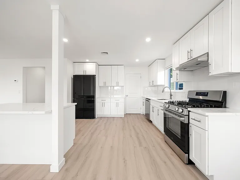 432 Oak St #2 — Photo 14