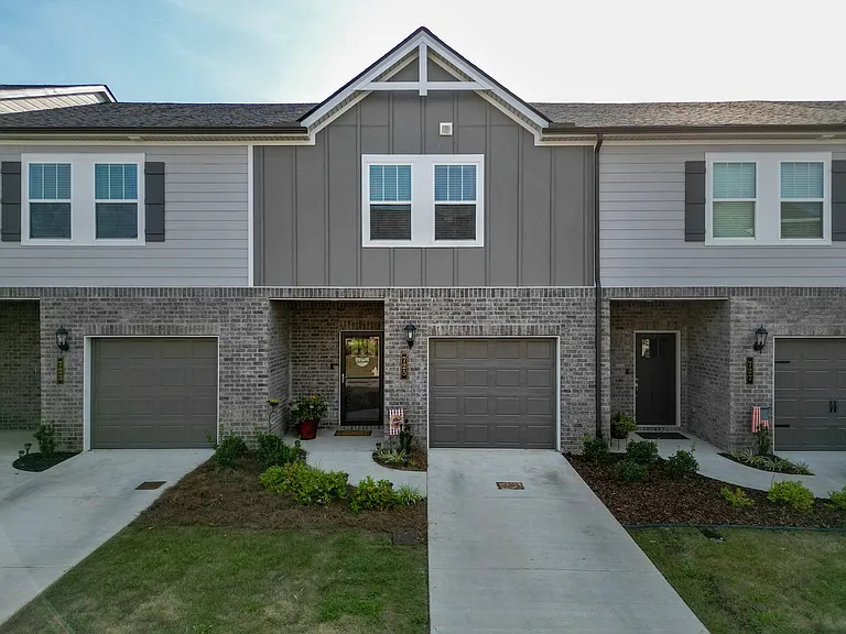 741 Prairie View Dr #1 — Photo 1