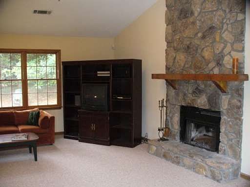 3rd image of 504 Ashwood Dr