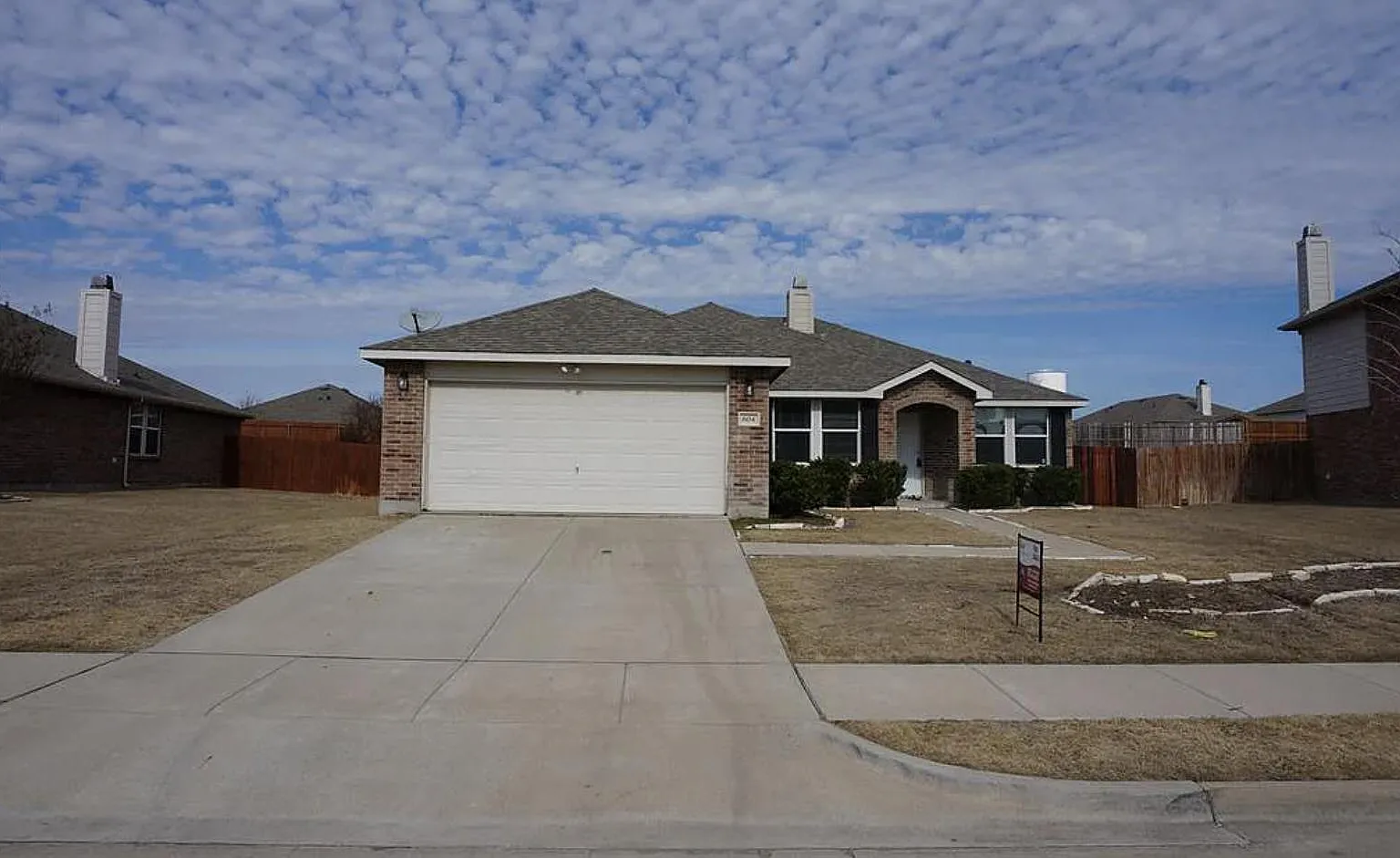 4 bed, 1972 sqft, $2,200 — Photo 1