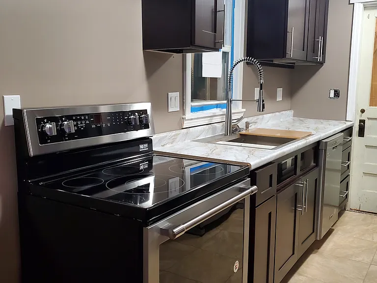 700 Iroquois Trl — Photo 2