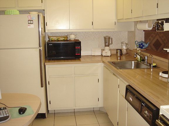 5th image of 5250 Las Verdes Cir APT 123