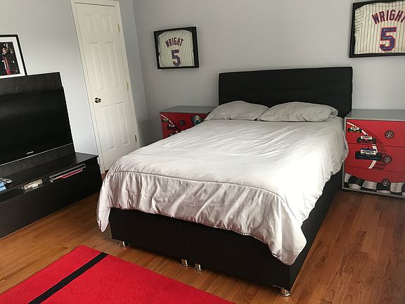 Bedroom upstairs 