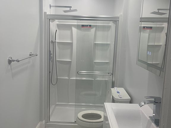 3204 Powelton bathroom