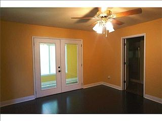 4th image of 2321 Miller Ave