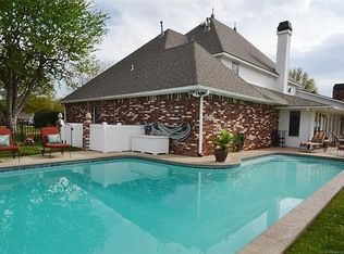 516 W Fairway Ct S, Broken Arrow, OK 74011