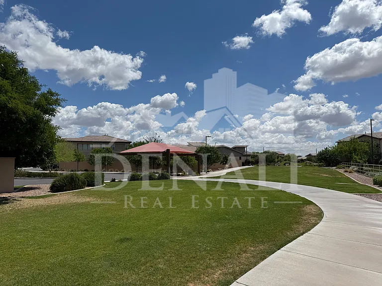 1729 W Myrna Ln — Photo 45