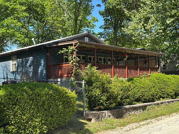 2nd image of 2210 Eaglecrest Road