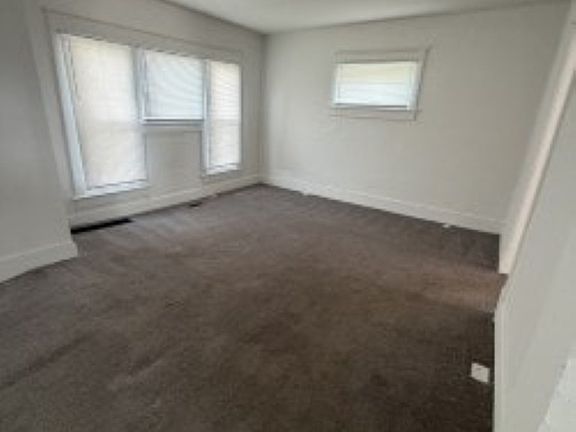 3rd image of 416 N Charles St