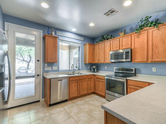 5th image of 2606 W Wayne Ln