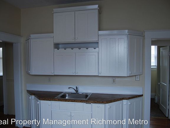 4th image of 1233 Garber St