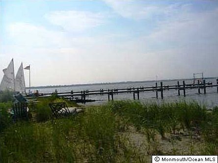3rd image of 823 South Dr