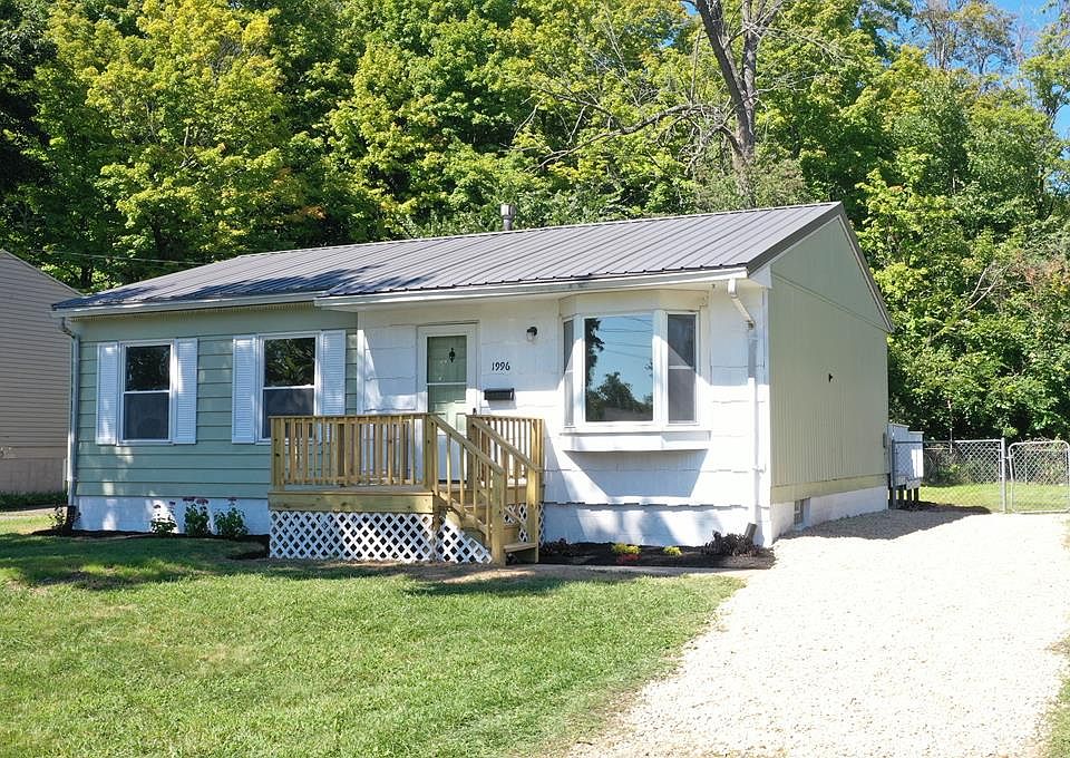 1st image of 1996 Willowood Dr N