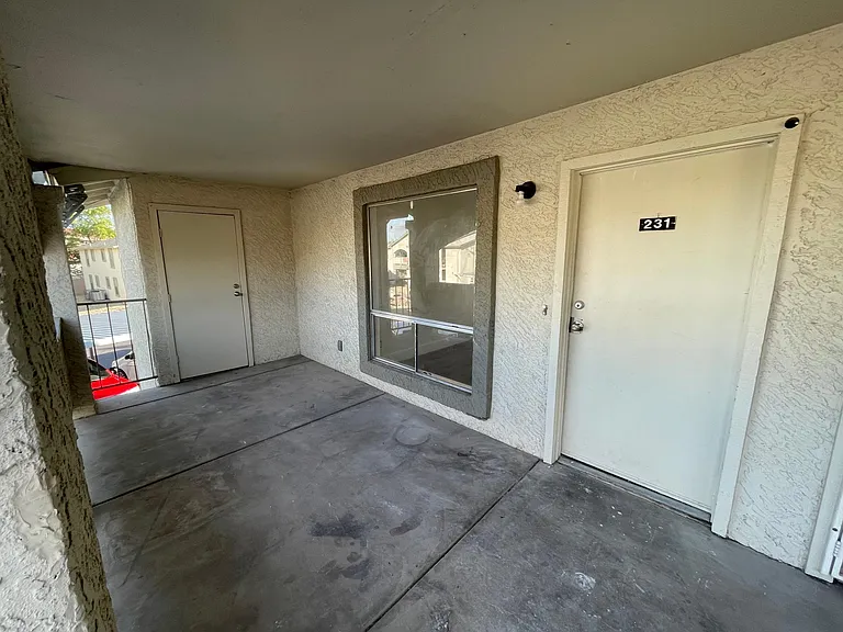 465 W Ivyglen St #231 — Photo 8