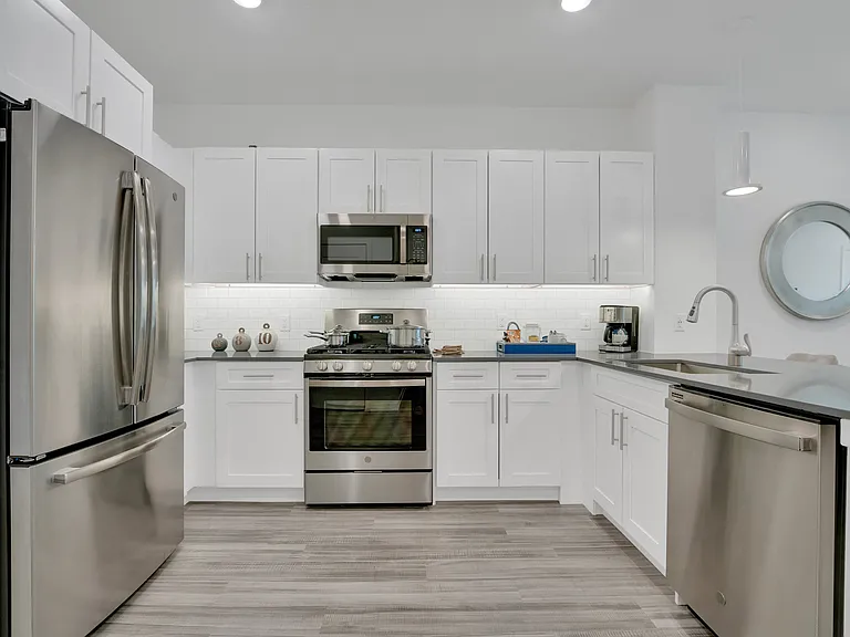30 Farrand St — Photo 10