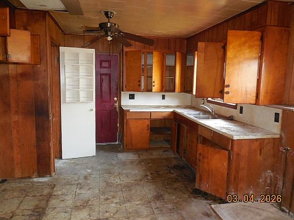 3rd image of 416 Yarborough St