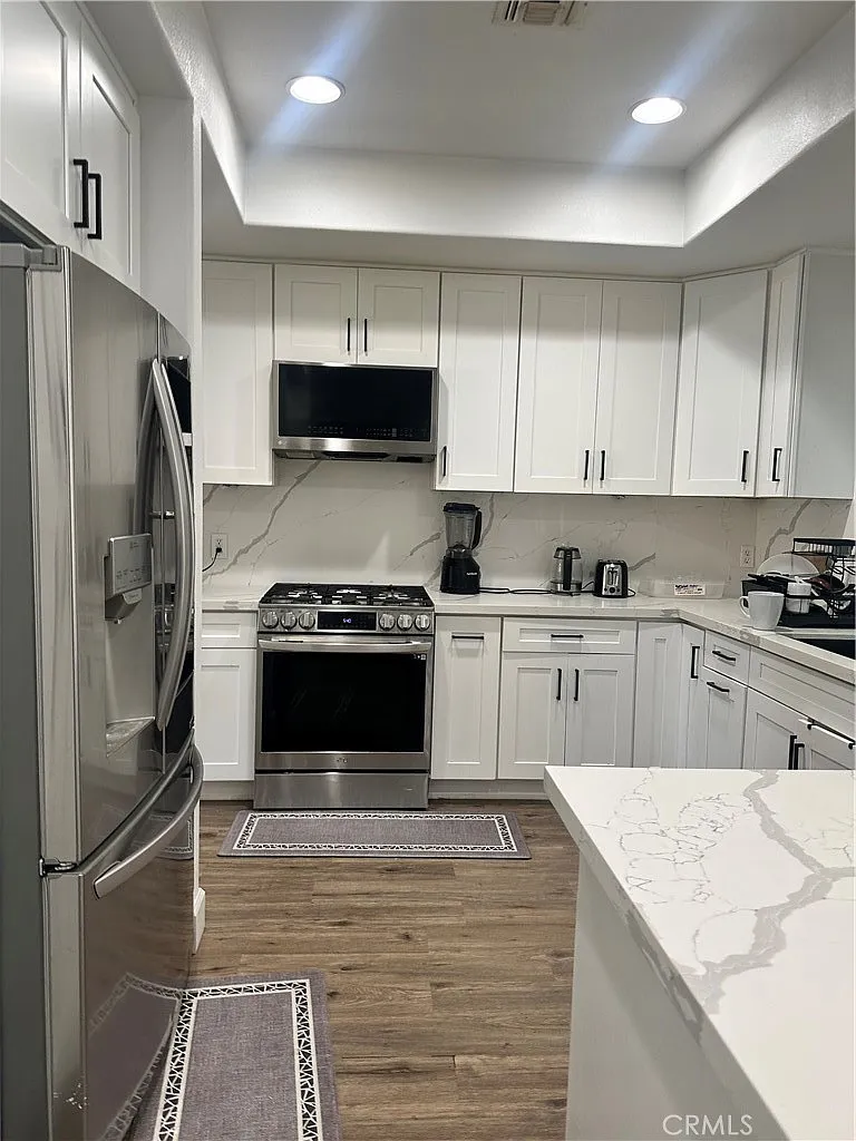 4 bed, 2584 sqft, $5,000 — Photo 4