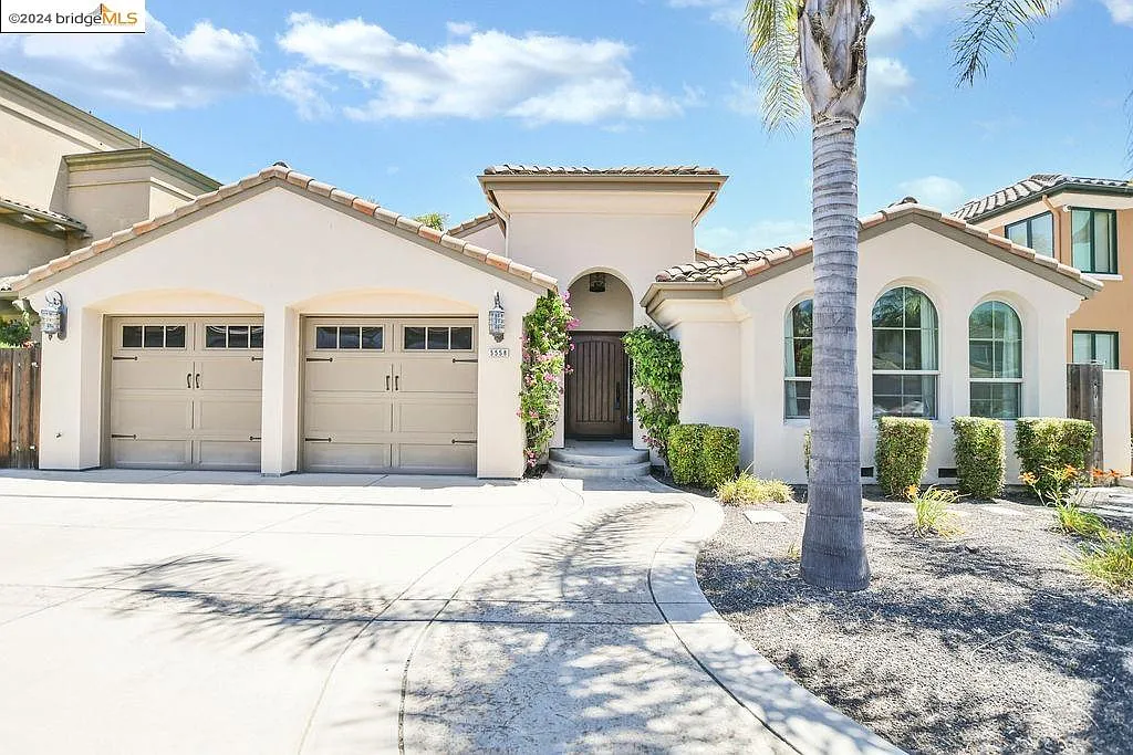 5558 Starfish Pl photo 1