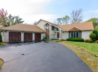 218 Roberts Cove Dr, Flossmoor, IL 60422