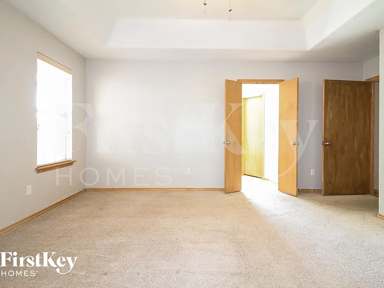 732 Taber Ln — Photo 8