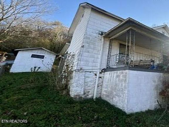 2nd image of 403 Lower Briceville Rd