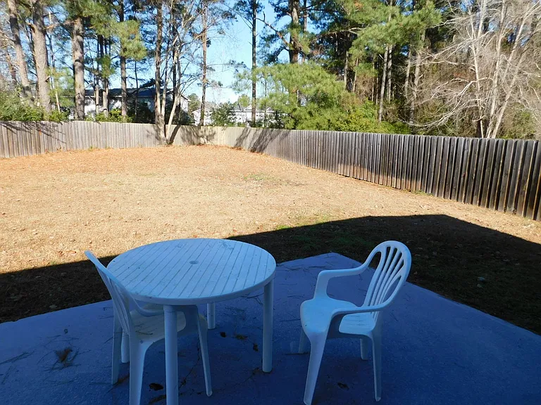605 Hayden Ct — Photo 30