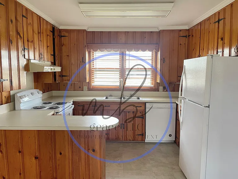 5705 Creighton St — Photo 13