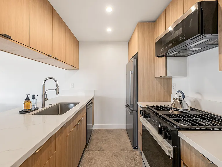 Tennis Court Apartments — Photo 23