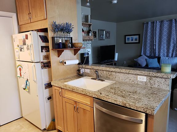 5th image of 2810 E Colorado Ave