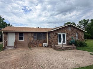 1604 W Childress St, Morrilton, AR 72110