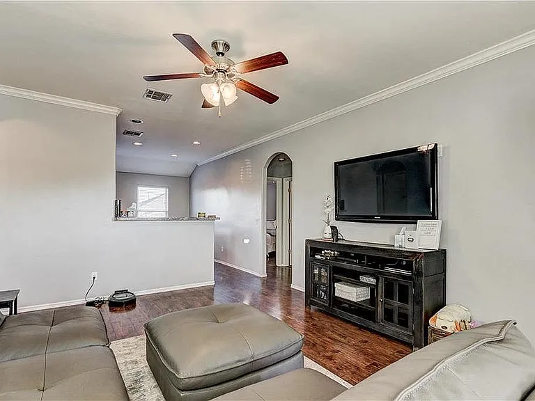 2812 Thompson Farm Ln — Photo 2
