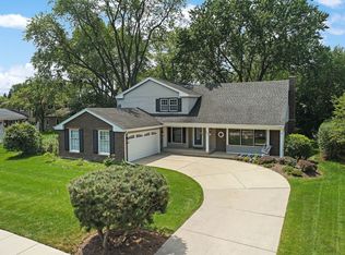 852 N Fairway Dr, Palatine, IL 60067