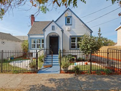8225 Olive St, Oakland, CA, 94621