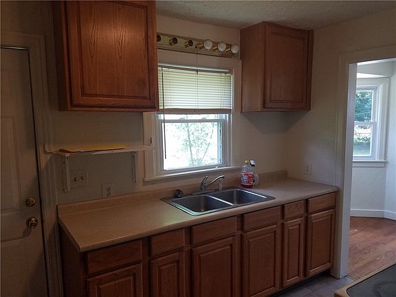 2nd image of 1717 Drexel Dr