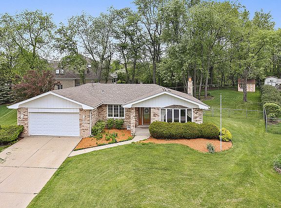 2nd image of 12352 Lake View Pl