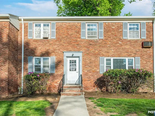 15 Wedgewood Dr APT 85, Verona, NJ 07044