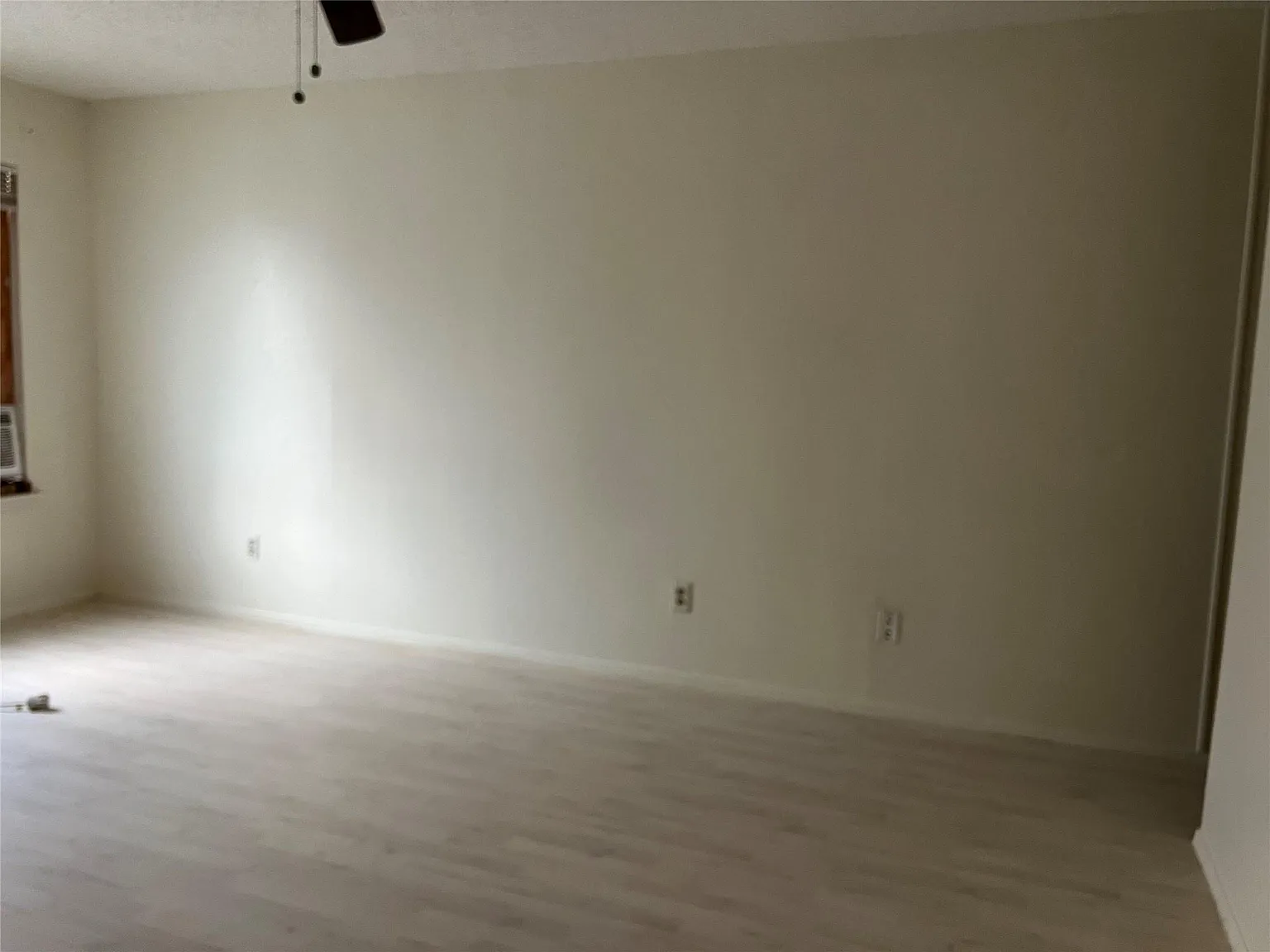 3 bed, 2.5 bath, 1900 sqft, $1,500 — Photo 4