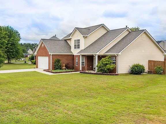 2nd image of 1744 Bennett Dr