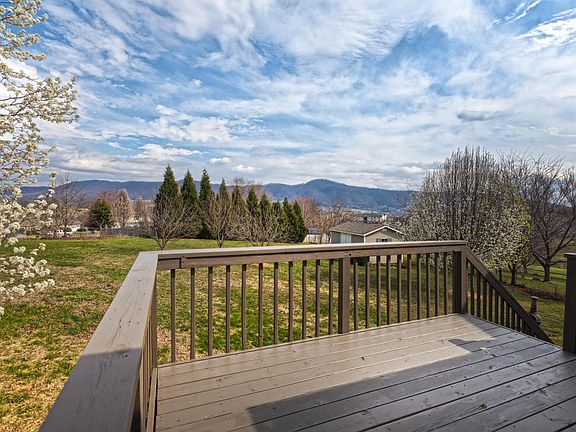 5th image of 4923 Orchard Park Dr