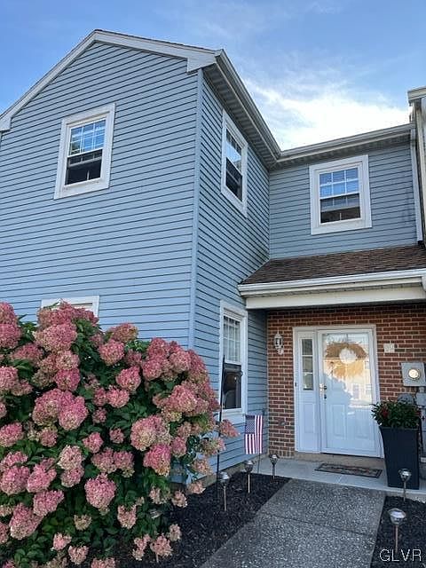 1st image of 12 Bunker Hill Ct