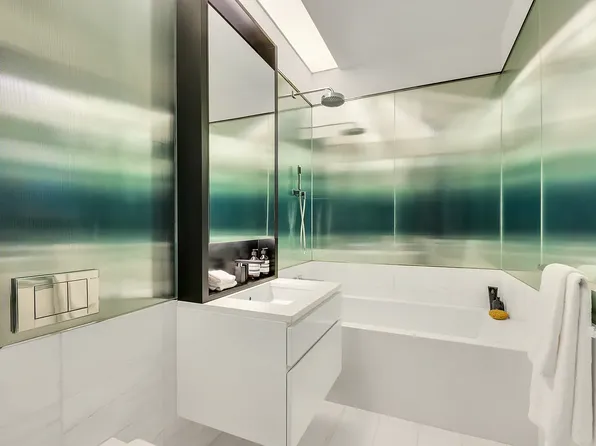 157 West 57th Street image 14 of 24