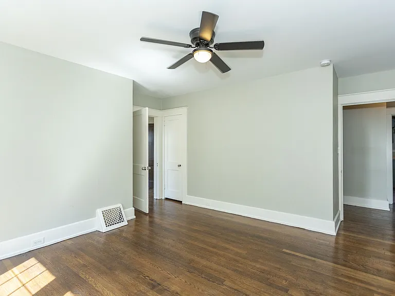 2715 Avenue H — Photo 25
